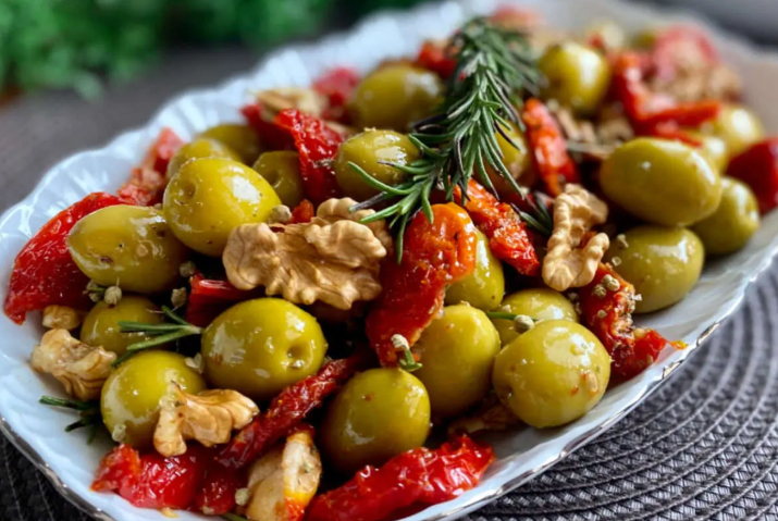 طرز تهیه سالاد زیتون؛ یک سالاد خاص و خوشمزه