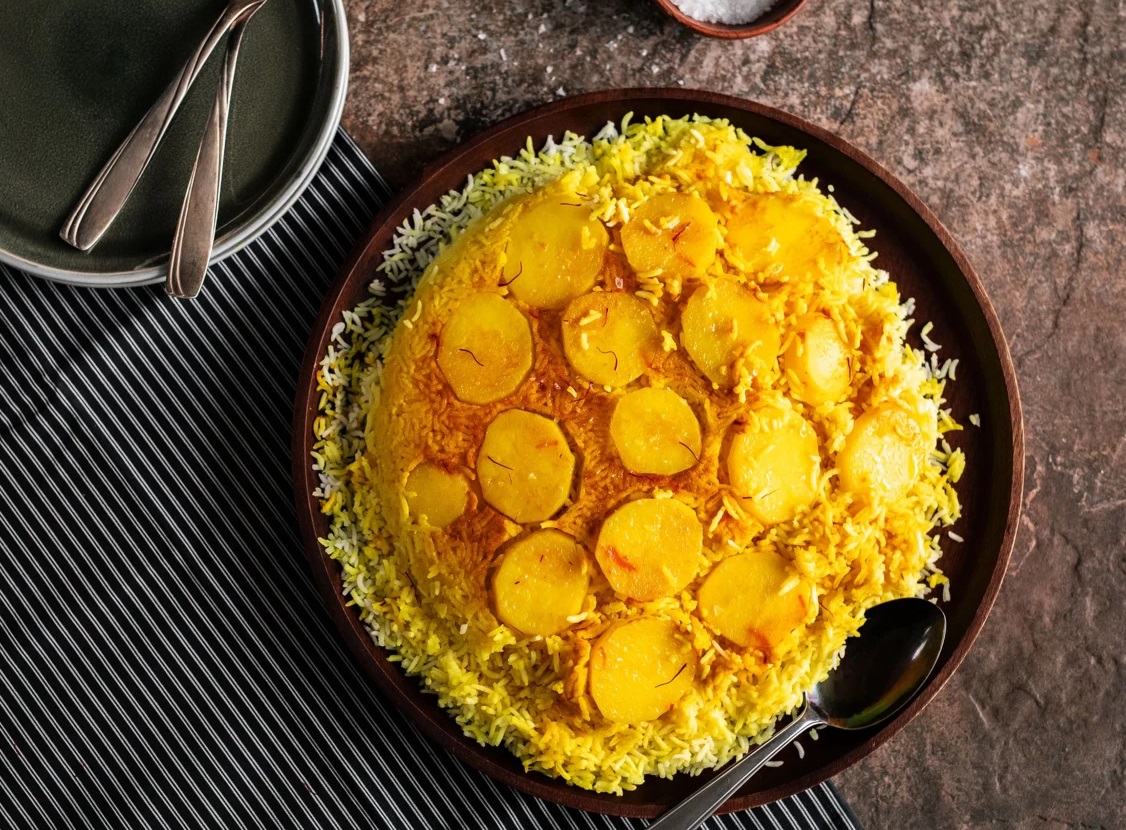 طرز تهیه ته‌دیگ سیب‌زمینی ترد و طلایی