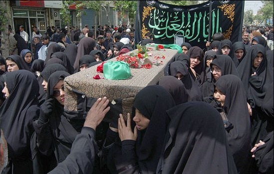 «زنان نوغان»؛ روایت ۱۲۰۰ ساله حضور زنانه در سوگ امام رضا(ع)
