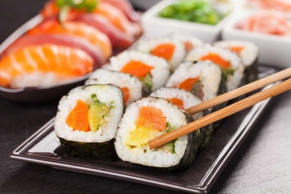 سوشی؛ غذای خوشمزه ژاپنی یا بمب میکروبی خام؟