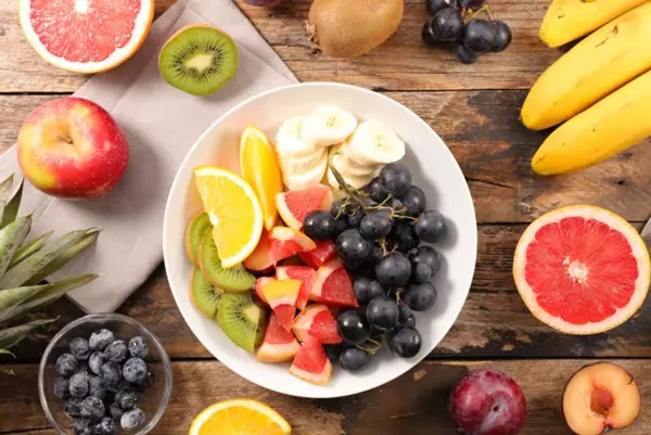 یک باور غلط درباره میوه و کاهش وزن