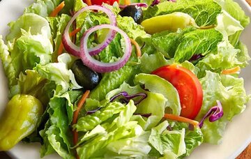 مصرف سالاد همراه غذا باعث سوءهاضمه می‌شود؟