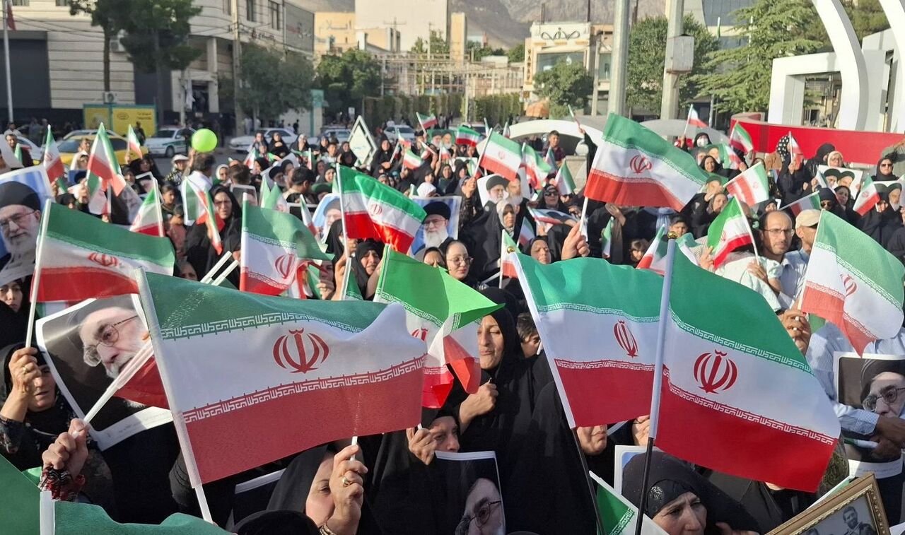 قدرت نرم ملی ایران: چگونه تفکر ملت سپر هر فتنه می‌شود