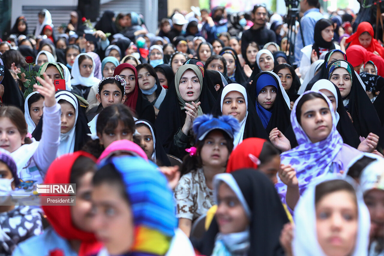 هویت مستقل زن ایرانی پس از انقلاب گسترده‌تر تعریف شده است