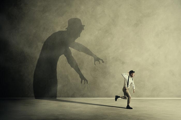 بدگمانی یا پارانویا (Paranoia) چیست؟