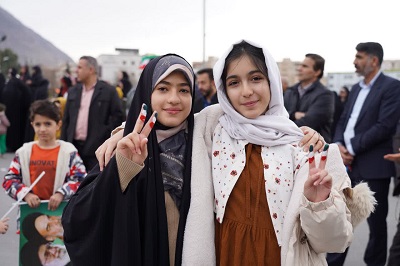 سرباز سید علی ام | دختران نوجوان لرستانی پاسخ می د هند