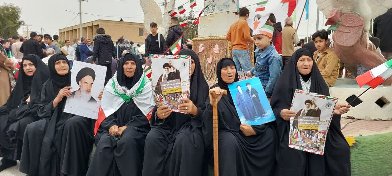 حماسه زنان ایلامی در ۲۲ بهمن؛ مادرانی که فرزندانشان را با مکتب حاج‌قاسم آشنا می‌کنند