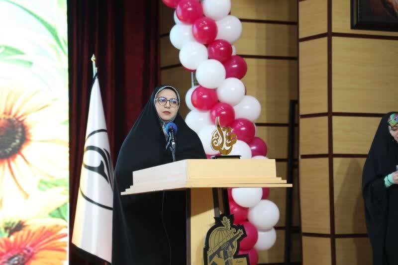 نگاه تصویری به جشنواره آثار هنری بانوان ایلام؛ استعدادها و خلاقیت‌های برتر به رقابت کشوری می‌روند