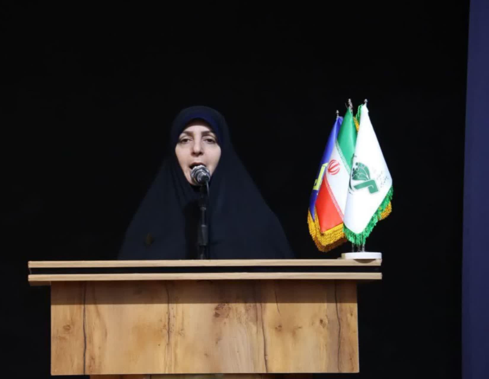 نقش خانواده در تربیت نسل صالح و مؤثر تعیین‌کننده است