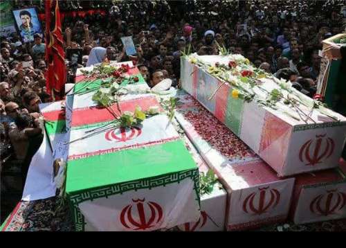 شهدا ستارگان فروزانی هستند که خونشان چراغ راه ماست.