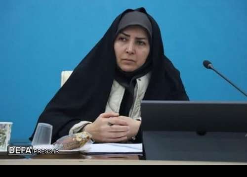مدیر کل امور بانوان و خانواده استانداری همدان، در سفر به شهرستان تویسرکان، با حضور در جمع کارآفرینان، فعالان اقتصادی و هنرمندان، بر نقش کلیدی بانوان در توسعه پایدار تأکید کرد