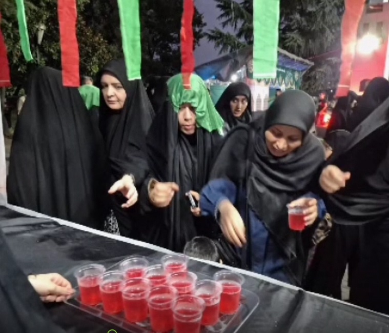 پایِ کارحُـــــــــــسَیْن در موکب جاماندگان اربعین حسینی در  پارک دانشجو